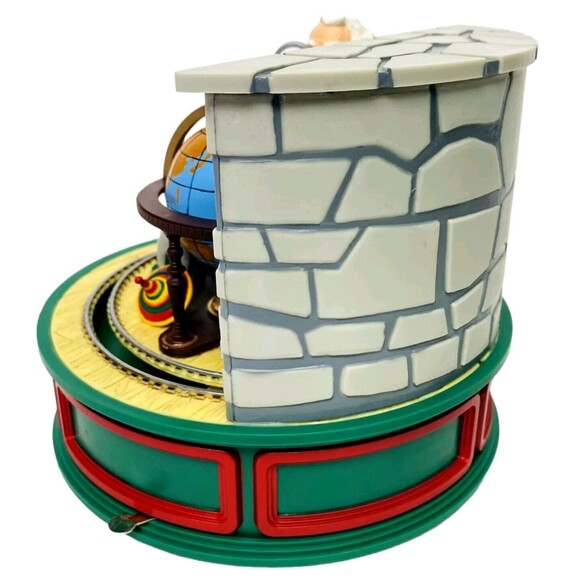 Willitts Musical Motion Santa Figure Plays Santa Claus is Coming to Town (READ) - Picture 6 of 16